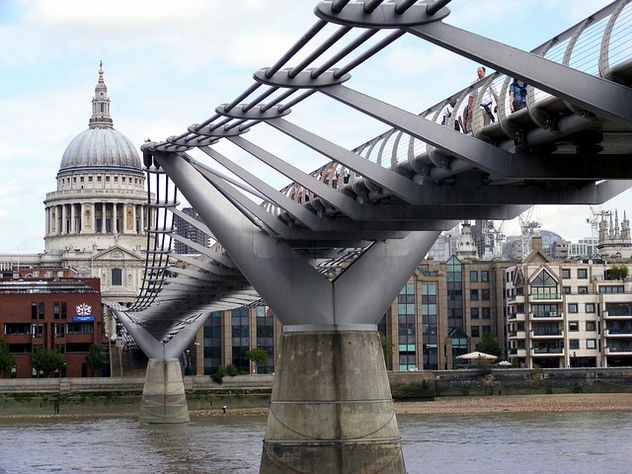 Millennium Bridge - Puente del Milenio